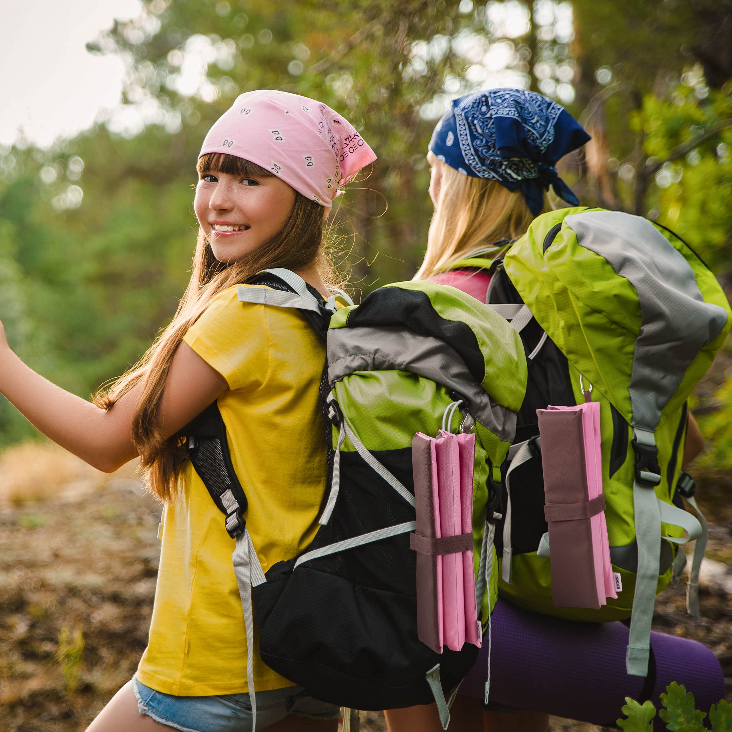 BJORKI® Sitzkissen Kinder - Faltbares Outdoor Sitzkissen mit optimalem Kälte- und Nässeschutz - Robuste Outdoor Sitzunterlage - Die Thermo Sitzmatte für Wandern, Stadion und unterwegs